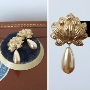 Vintage 90s Runway Bold Statement Gold Lotus & Teardrop Pearl Earrings Clips
